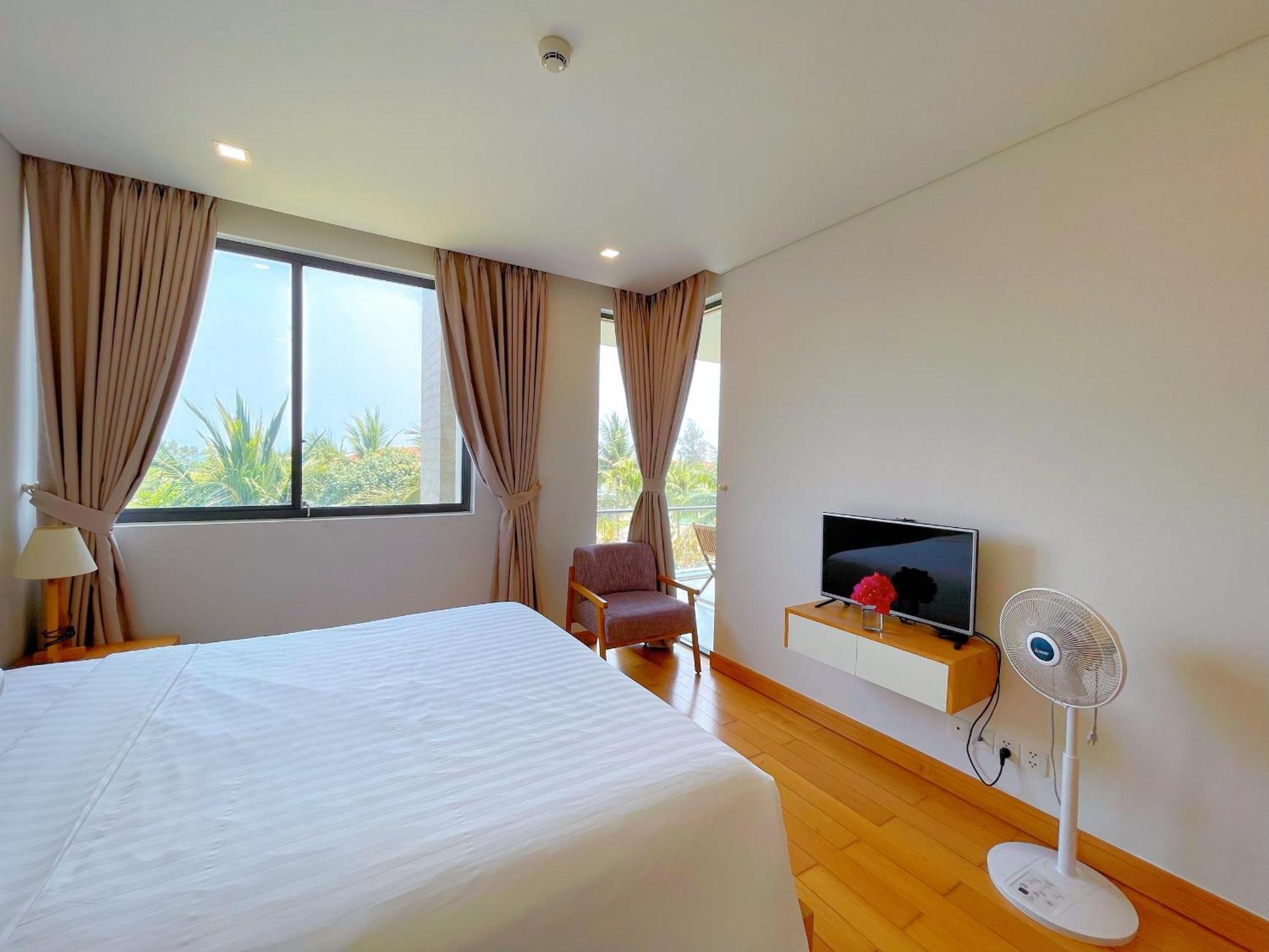 Diamond Beach Villa Da Nang Exterior photo