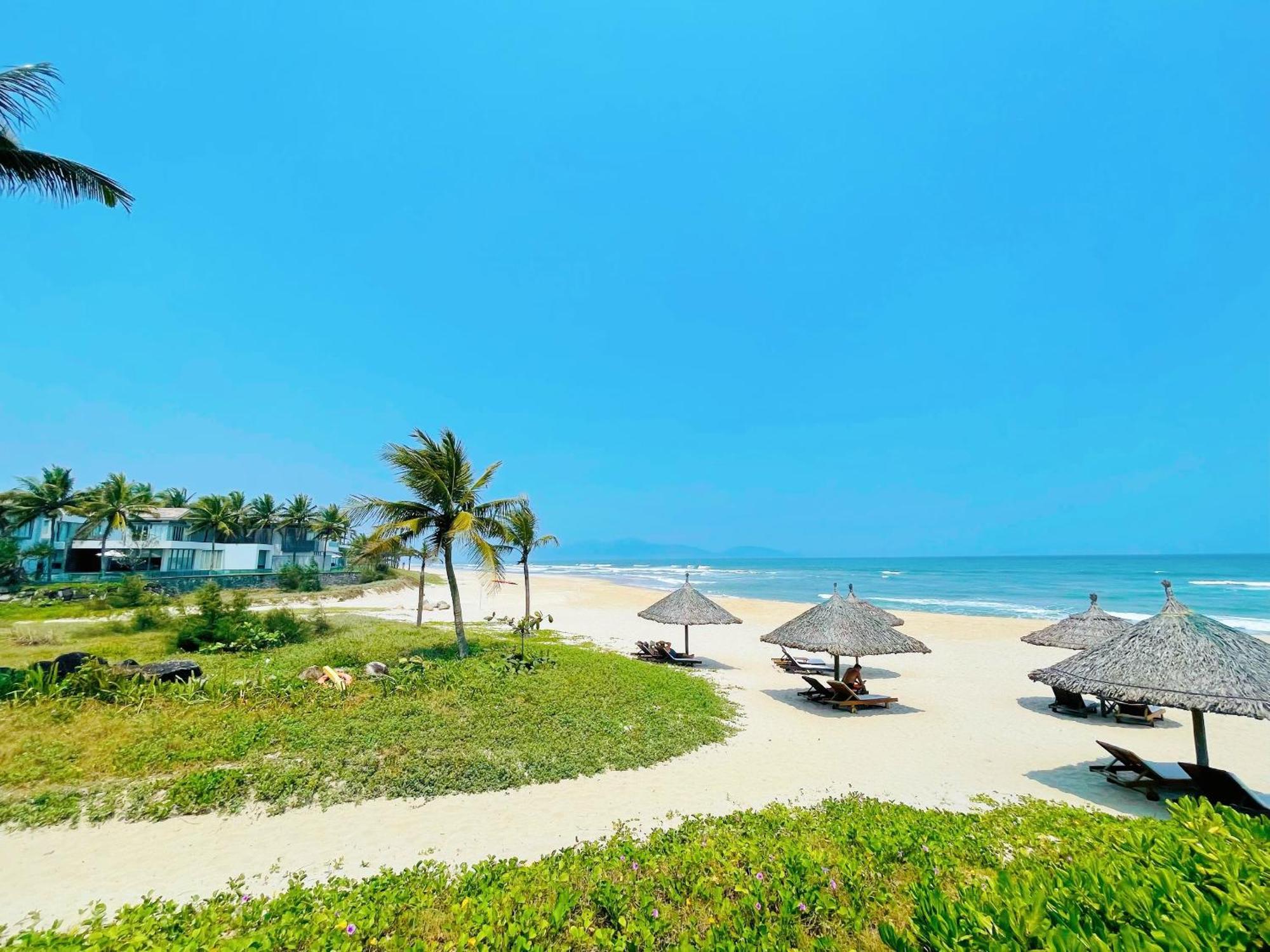 Diamond Beach Villa Da Nang Exterior photo