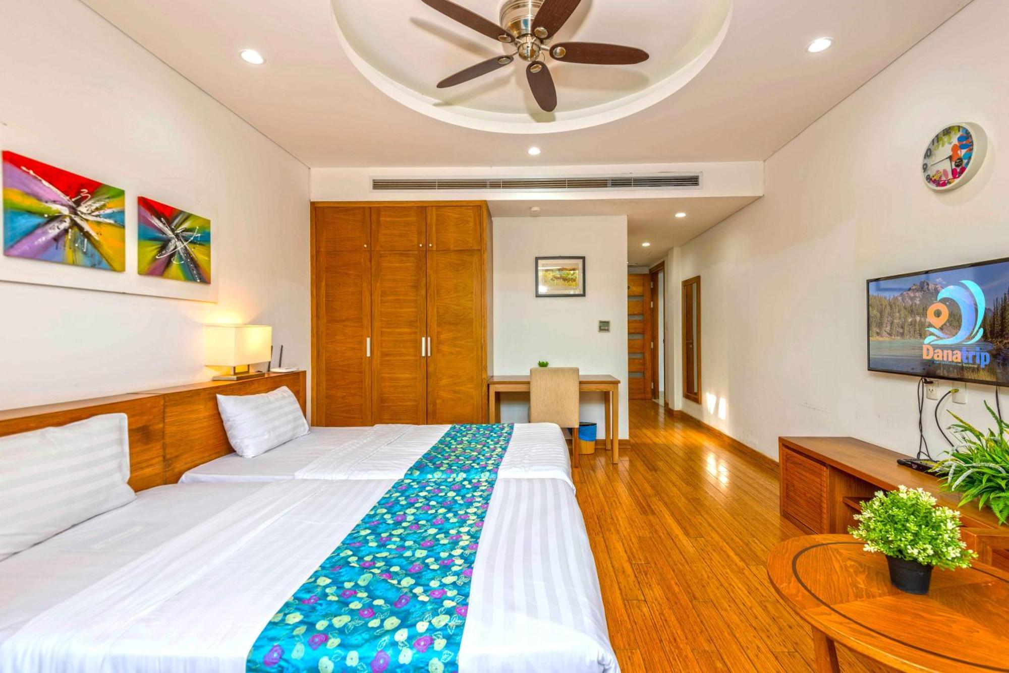 Diamond Beach Villa Da Nang Exterior photo