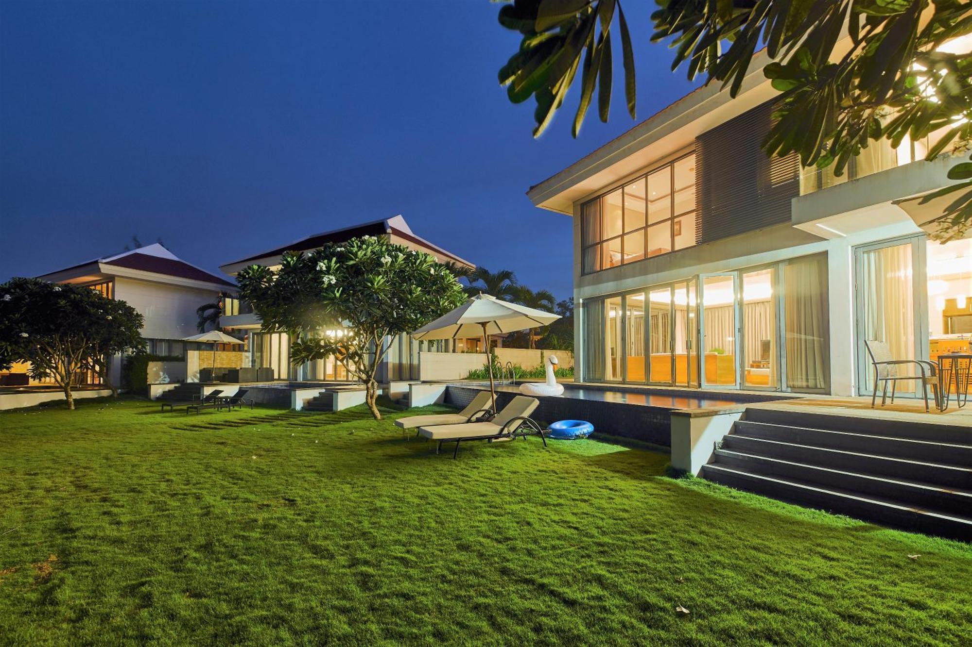 Diamond Beach Villa Da Nang Exterior photo