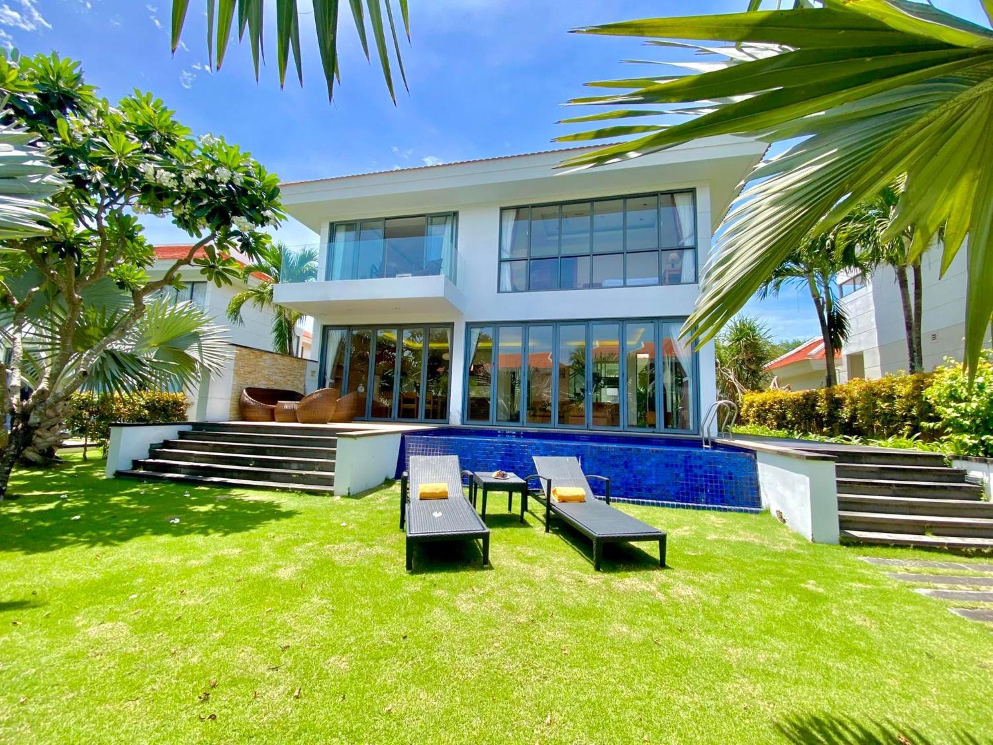 Diamond Beach Villa Da Nang Exterior photo