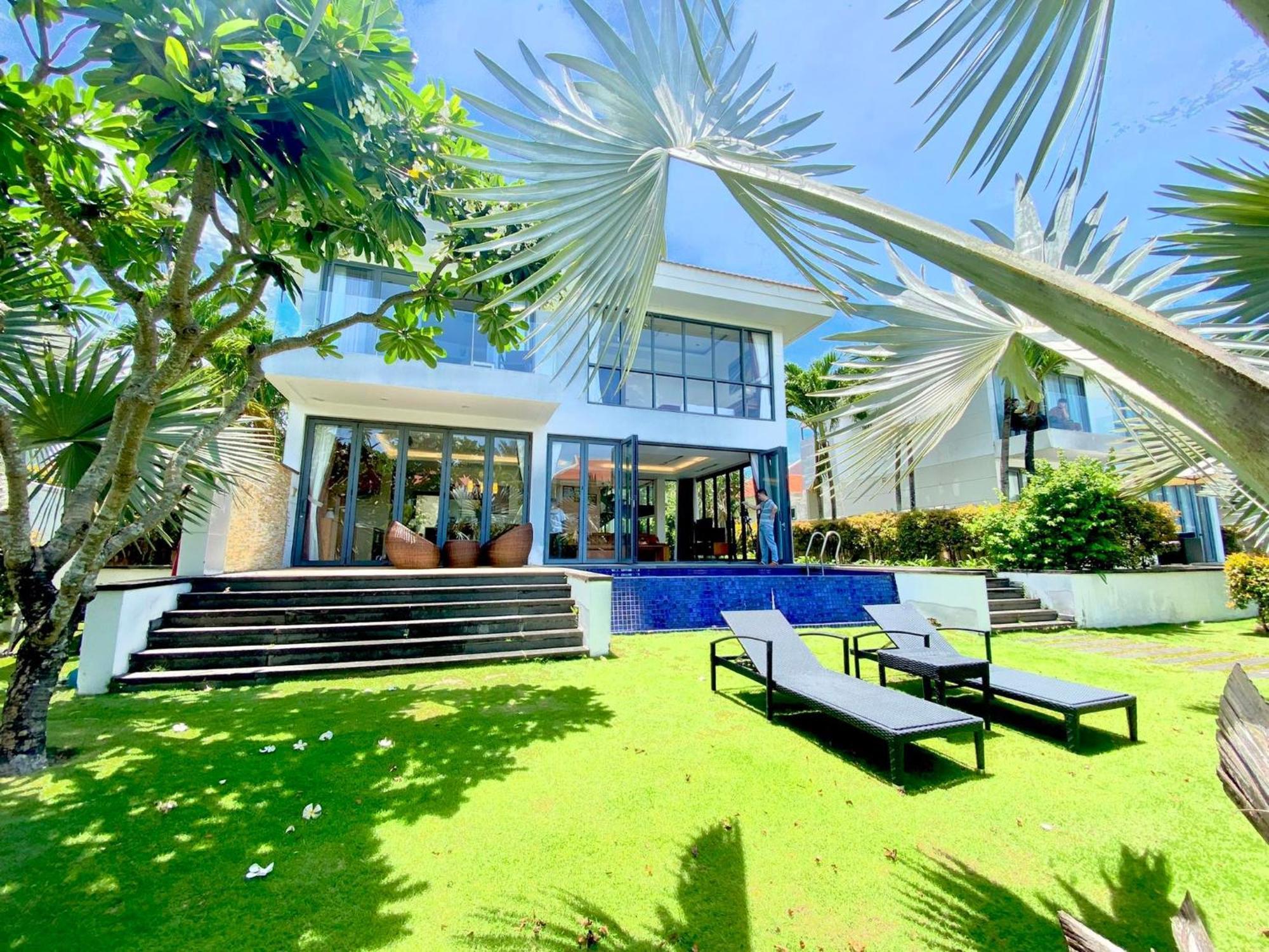 Diamond Beach Villa Da Nang Exterior photo