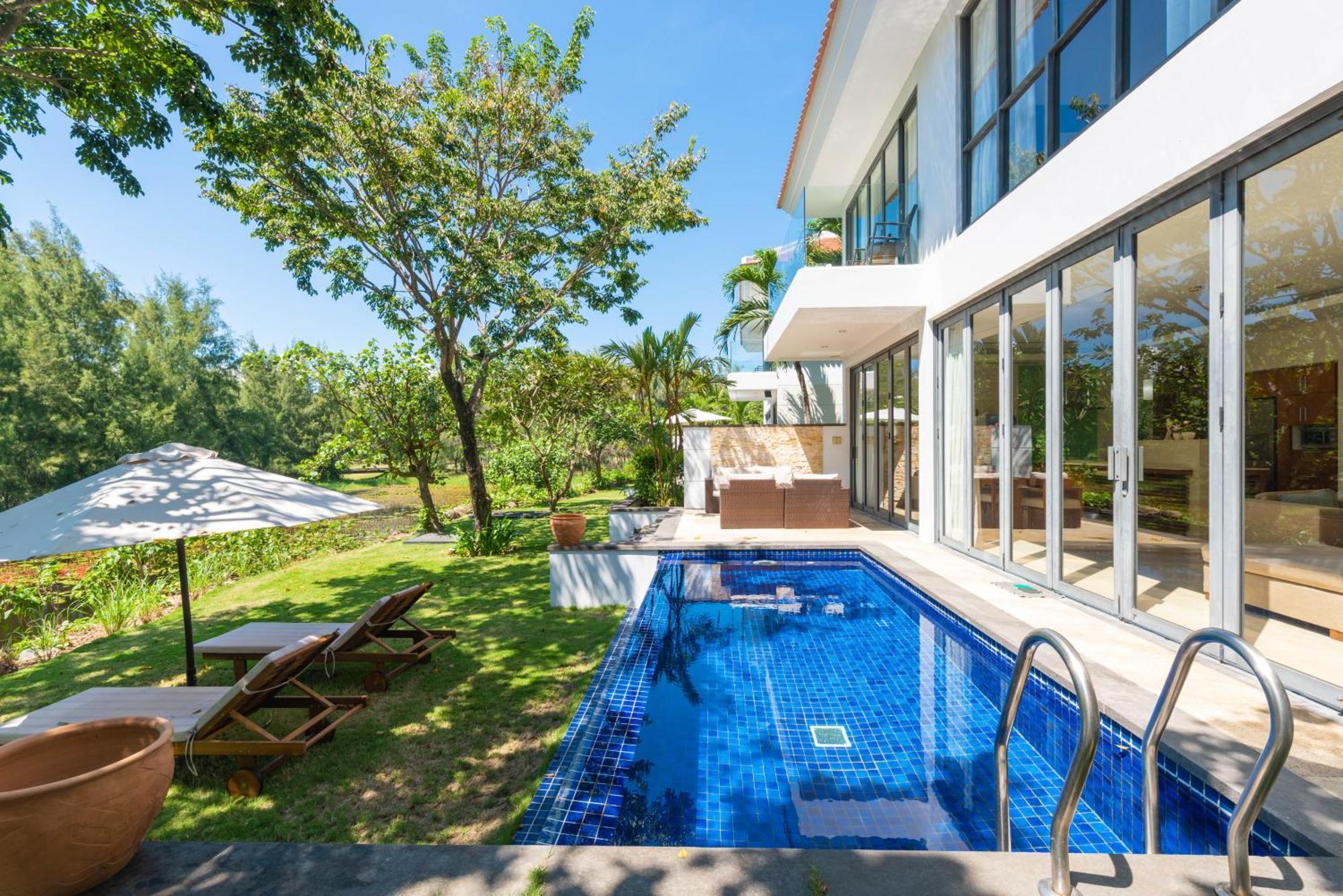 Diamond Beach Villa Da Nang Exterior photo